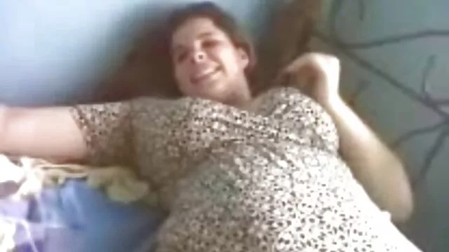 MILF ที่หิวโหยทางเพศ Richelle Ryan fucks ดู คลิป วีดีโอ โป็ ลูกเลี้ยงของเธอและให้ footjob แก่เขา