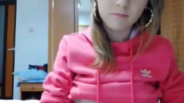 เอเชียน่ารักน่าดึงดูดกำลังเล่นกับร่องของเธอ ดู คลิป วีดีโอ โป้