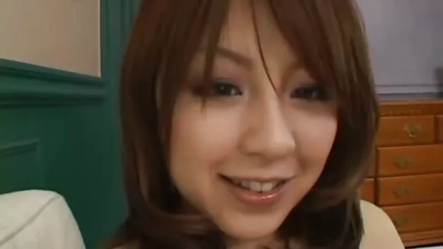 Saki Aoyama ที่นิสัยเสียของญี่ปุ่นให้ใจรับ วีดีโอ นั ง โป blowjob กับพวกเงี่ยน